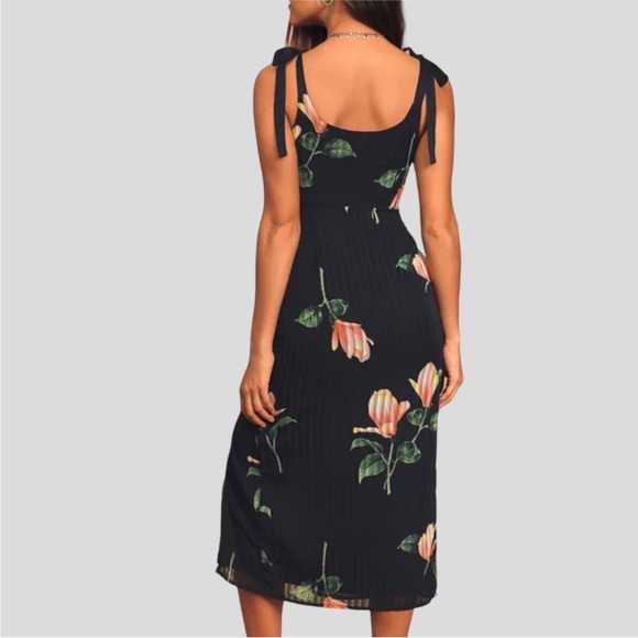 NWT Lulu’s Floral Dress - Picture 9 of 9